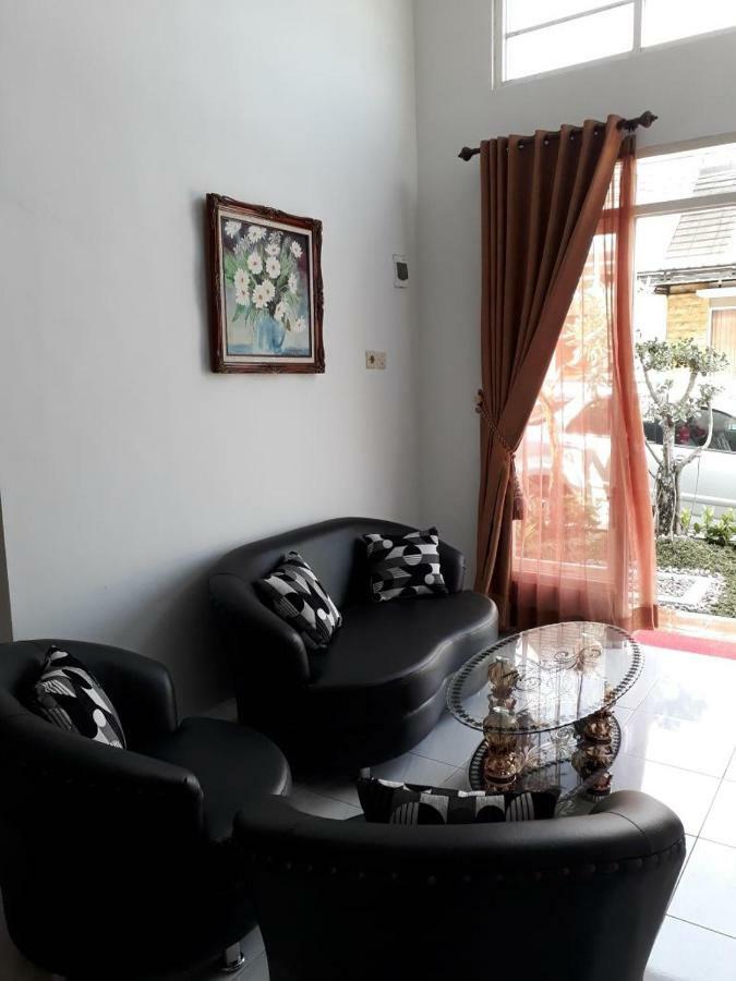 Villa Puncak Garuda A5 Batu  Εξωτερικό φωτογραφία