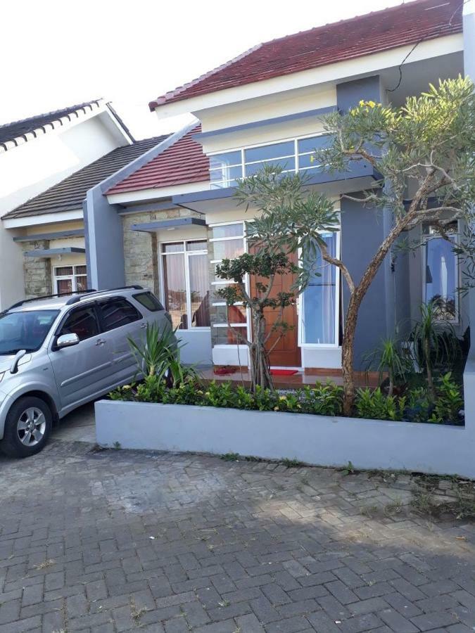 Villa Puncak Garuda A5 Batu  Εξωτερικό φωτογραφία
